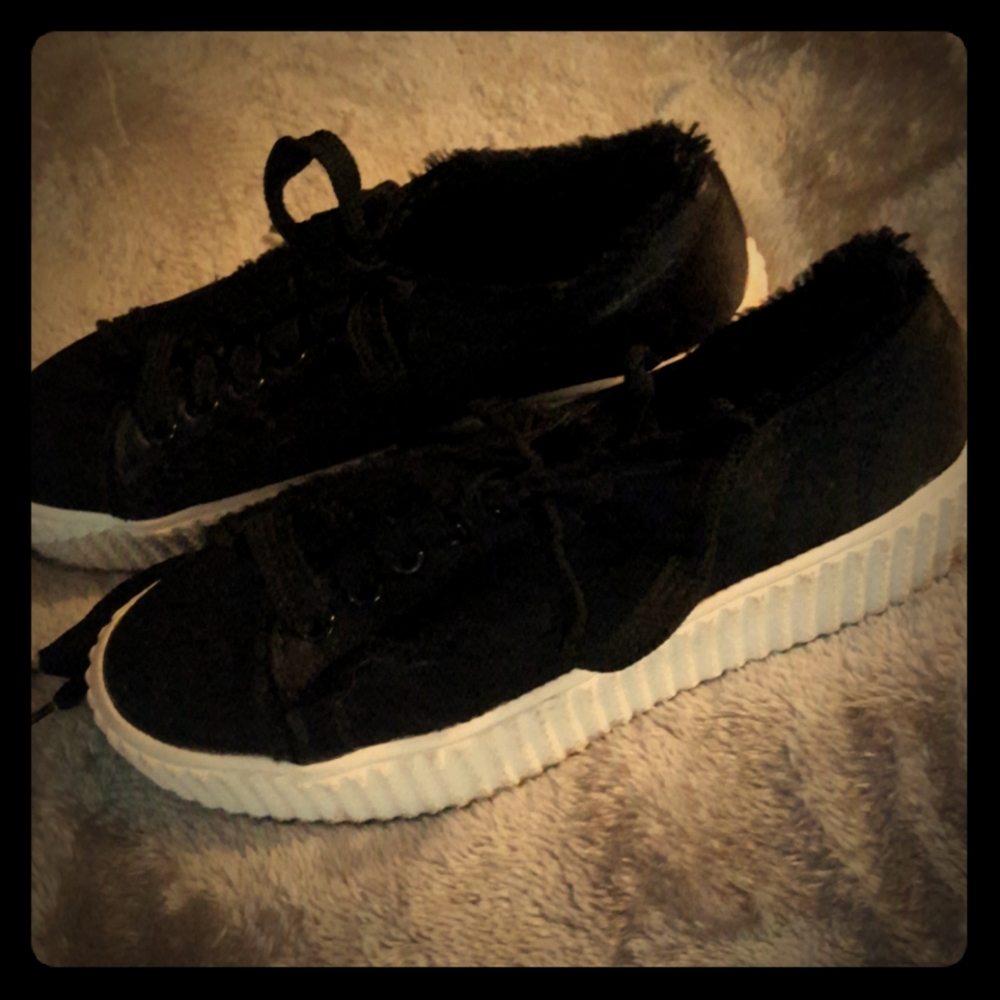 Platform frilly sneakers